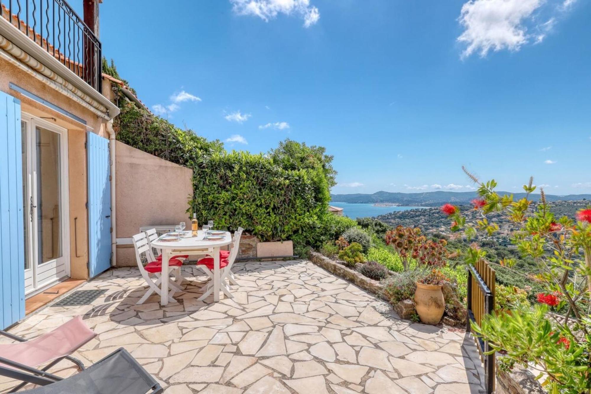 Appartement Vue exceptionnelle à Saint-Clair pour 5 personnes à Le Lavandou Extérieur photo