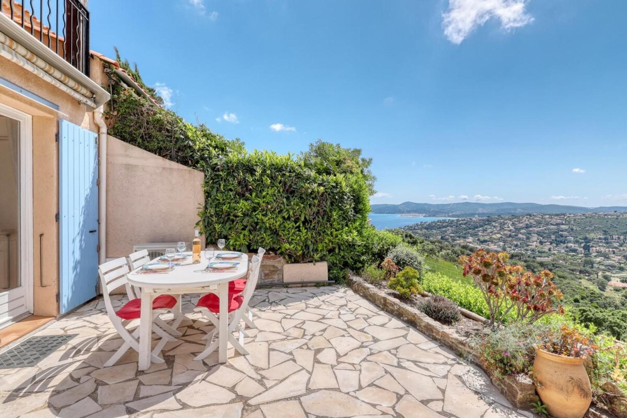 Appartement Vue exceptionnelle à Saint-Clair pour 5 personnes à Le Lavandou Extérieur photo